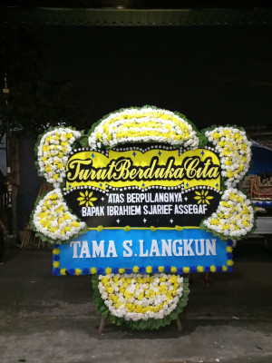 Papan Bunga Duka di Way Tataan